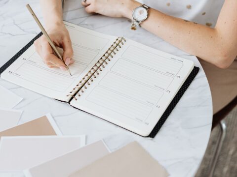 Produtividade sem culpa: como fazer o possível sem se cobrar o impossível