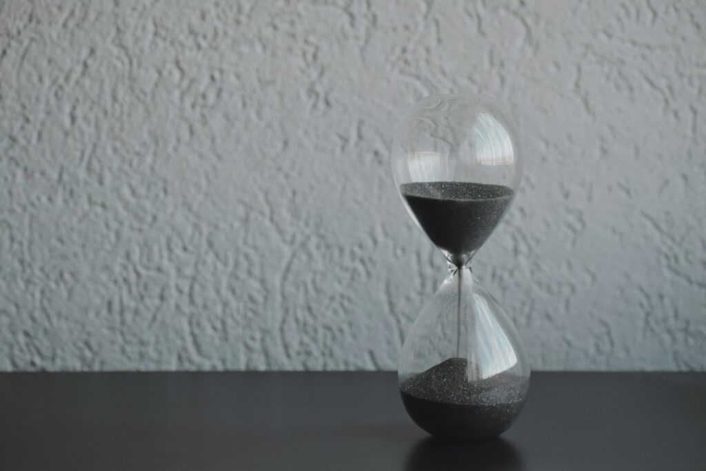 memento mori: ampulheta representando a passagem do tempo na filosofia estoica