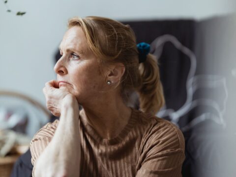 Ansiedade na Perimenopausa: Psicóloga Explica Por Que Aumenta e Quando Buscar Ajuda